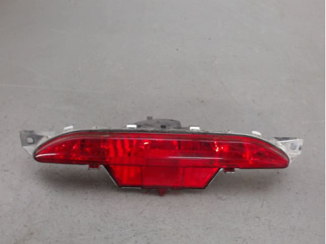 FEU BROUILLARD CENTRAL ARRIERE PEUGEOT 208