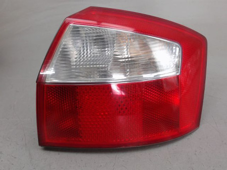FEU ARRIERE DROIT AUDI A4