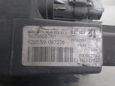 PHARE DROIT PEUGEOT 206