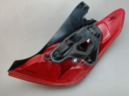 FEU ARRIERE GAUCHE  PEUGEOT 207