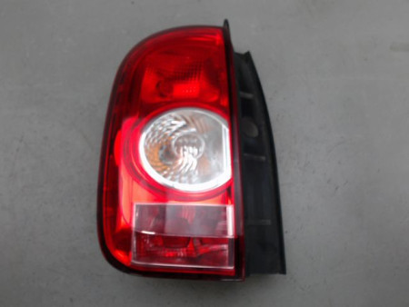 FEU ARRIERE GAUCHE  DACIA DUSTER