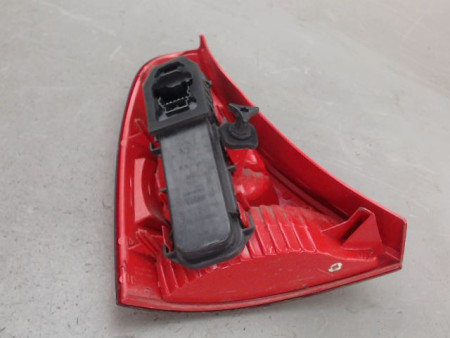 FEU ARRIERE DROIT RENAULT CLIO