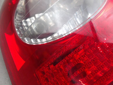 FEU ARRIERE GAUCHE  RENAULT CLIO