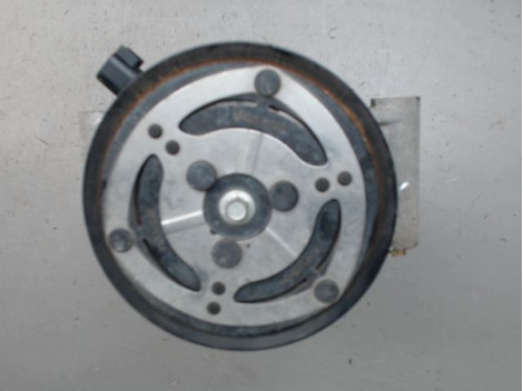 COMPRESSEUR AIR CONDITIONNE FORD FIESTA