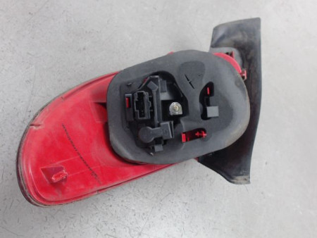 FEU ARRIERE GAUCHE  PEUGEOT 206