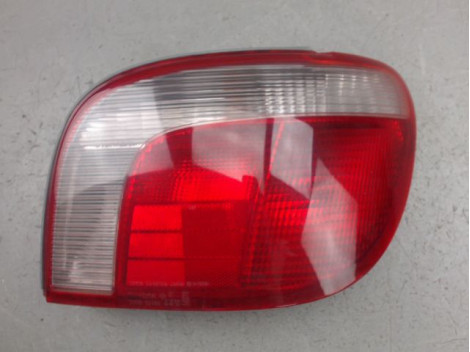 FEU ARRIERE DROIT TOYOTA YARIS