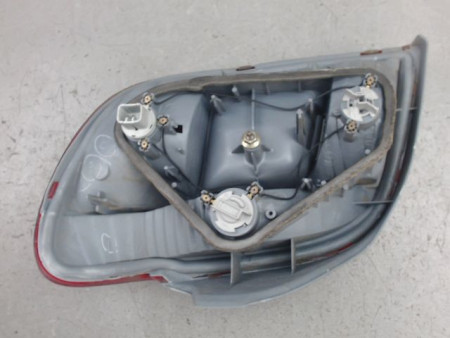 FEU ARRIERE GAUCHE  TOYOTA YARIS