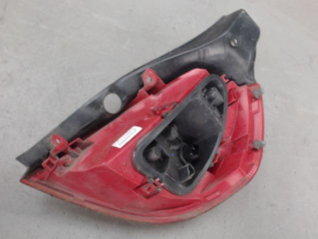 FEU ARRIERE GAUCHE  RENAULT CLIO