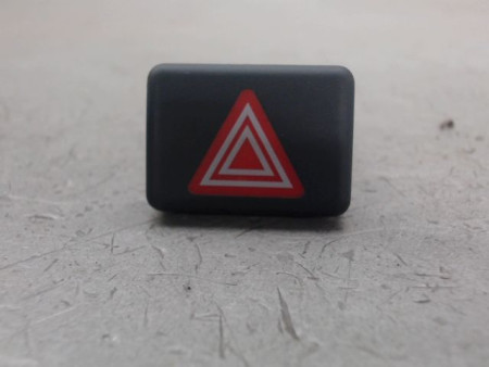 BOUTON DE WARNING AUDI A4