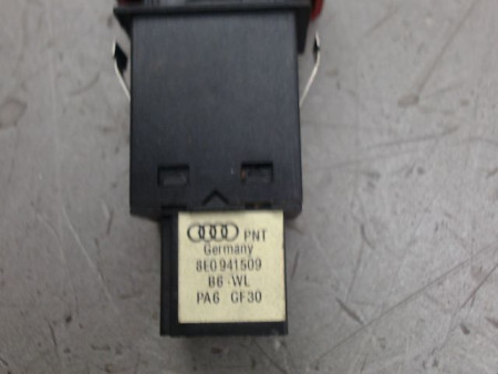 BOUTON DE WARNING AUDI A4