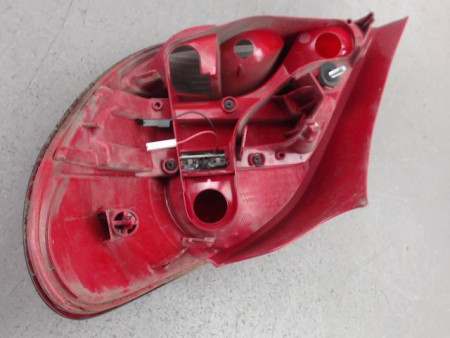 FEU ARRIERE GAUCHE  PEUGEOT 207