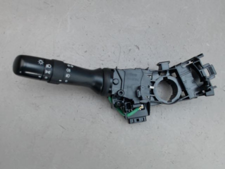 COMMANDE CLIGNOTANT TOYOTA VERSO-S