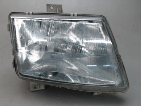 PHARE DROIT MERCEDES VITO