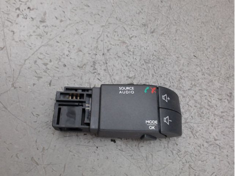 COMMANDE AUTORADIO DACIA SANDERO