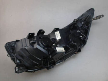 PHARE DROIT IVECO 35S15