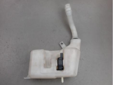 RESERVOIR LAVE-GLACE AVANT IVECO 35S15