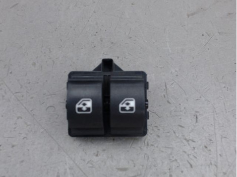 COMMANDE LEVE-GLACE PORTE AVG IVECO 35S15