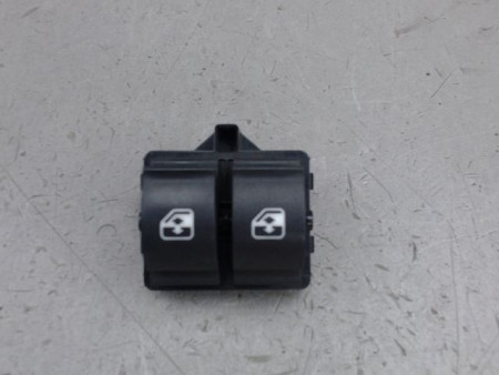 COMMANDE LEVE-GLACE PORTE AVG IVECO 35S15