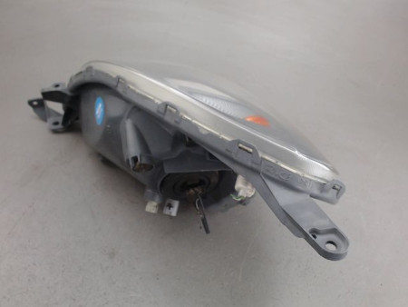 PHARE DROIT TOYOTA YARIS