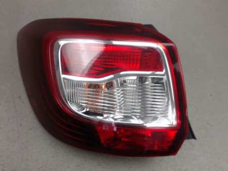 FEU ARRIERE GAUCHE  DACIA SANDERO