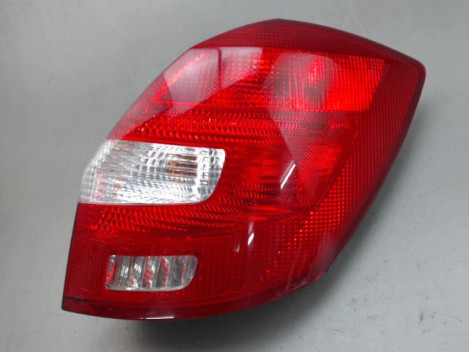 FEU ARRIERE DROIT SKODA FABIA