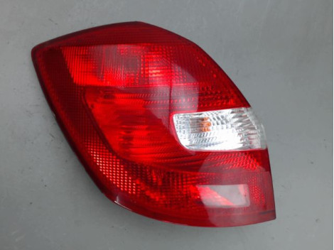 FEU ARRIERE GAUCHE  SKODA FABIA