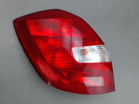 FEU ARRIERE GAUCHE  SKODA FABIA
