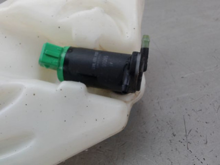 RESERVOIR LAVE-GLACE AVANT PEUGEOT 206