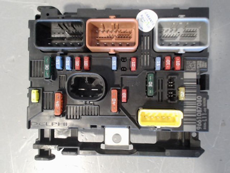 BOITE A FUSIBLES PEUGEOT 307