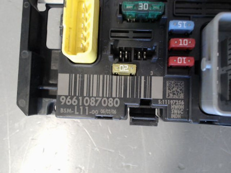 BOITE A FUSIBLES PEUGEOT 307