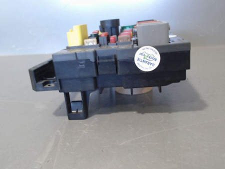 BOITE A FUSIBLES PEUGEOT 5008