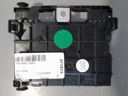 BOITE A FUSIBLES PEUGEOT 5008