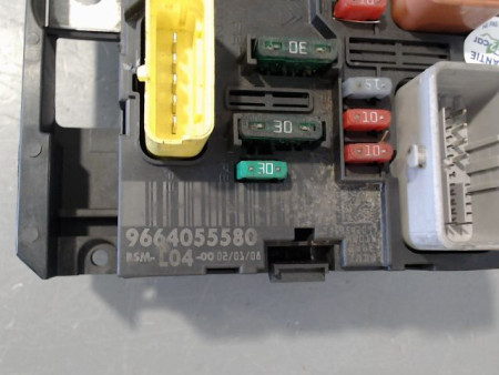 BOITE A FUSIBLES PEUGEOT 307
