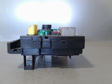 BOITE A FUSIBLES PEUGEOT 307