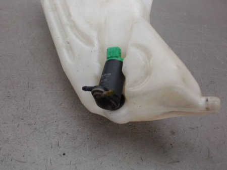 RESERVOIR LAVE-GLACE AVANT PEUGEOT 206