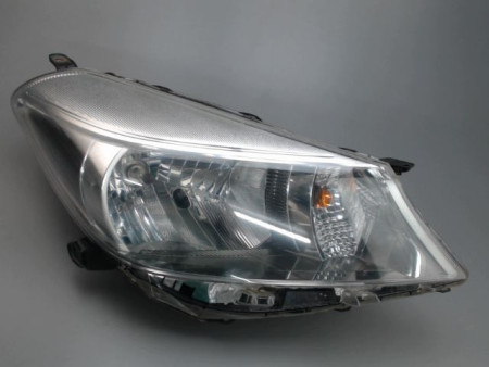 PHARE DROIT TOYOTA YARIS