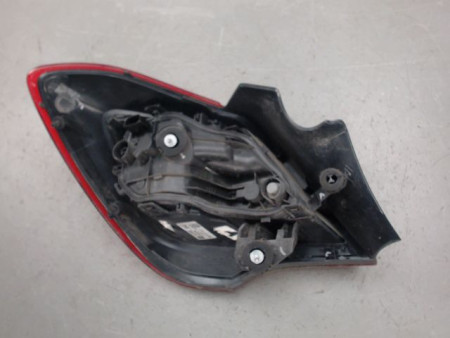 FEU ARRIERE DROIT OPEL CORSA
