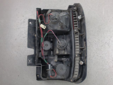 FEU ARRIERE DROIT MITSUBISHI PAJERO