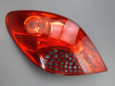 FEU ARRIERE GAUCHE  PEUGEOT 207