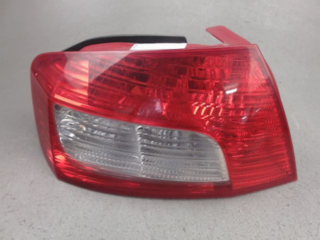 FEU ARRIERE GAUCHE  PEUGEOT 407