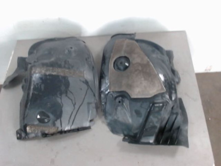 PARE-BOUE AVANT GAUCHE RENAULT MEGANE