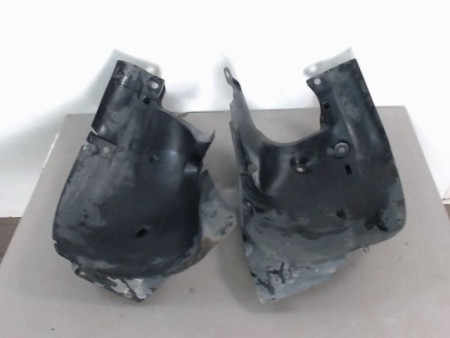 PARE-BOUE AVANT GAUCHE RENAULT CLIO