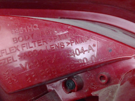 FEU ARRIERE DROIT PEUGEOT 207