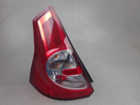 FEU ARRIERE GAUCHE  DACIA SANDERO