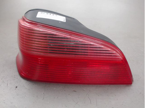 FEU ARRIERE GAUCHE  PEUGEOT 106