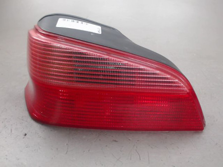 FEU ARRIERE GAUCHE  PEUGEOT 106