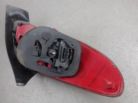 FEU ARRIERE DROIT PEUGEOT 206