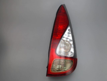 FEU ARRIERE DROIT TOYOTA YARIS