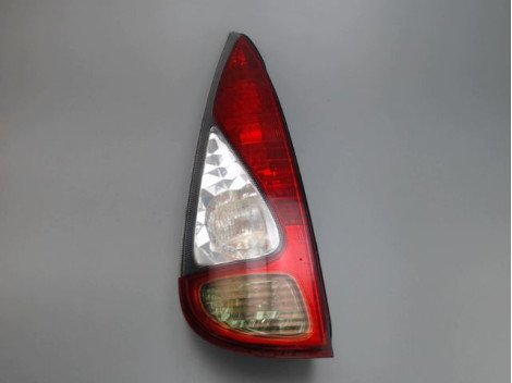 FEU ARRIERE GAUCHE  TOYOTA YARIS