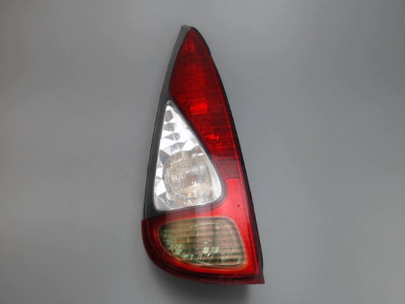 FEU ARRIERE GAUCHE  TOYOTA YARIS
